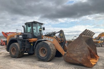 Ładowarka kołowa Case 1021 G rok 2017