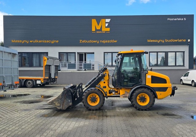 jcb