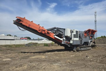 Kruszarka szczękowa Sandvik Qj341 2012 r. wózek do transportu